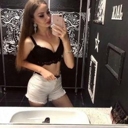 Kıbrıs Escort Esra